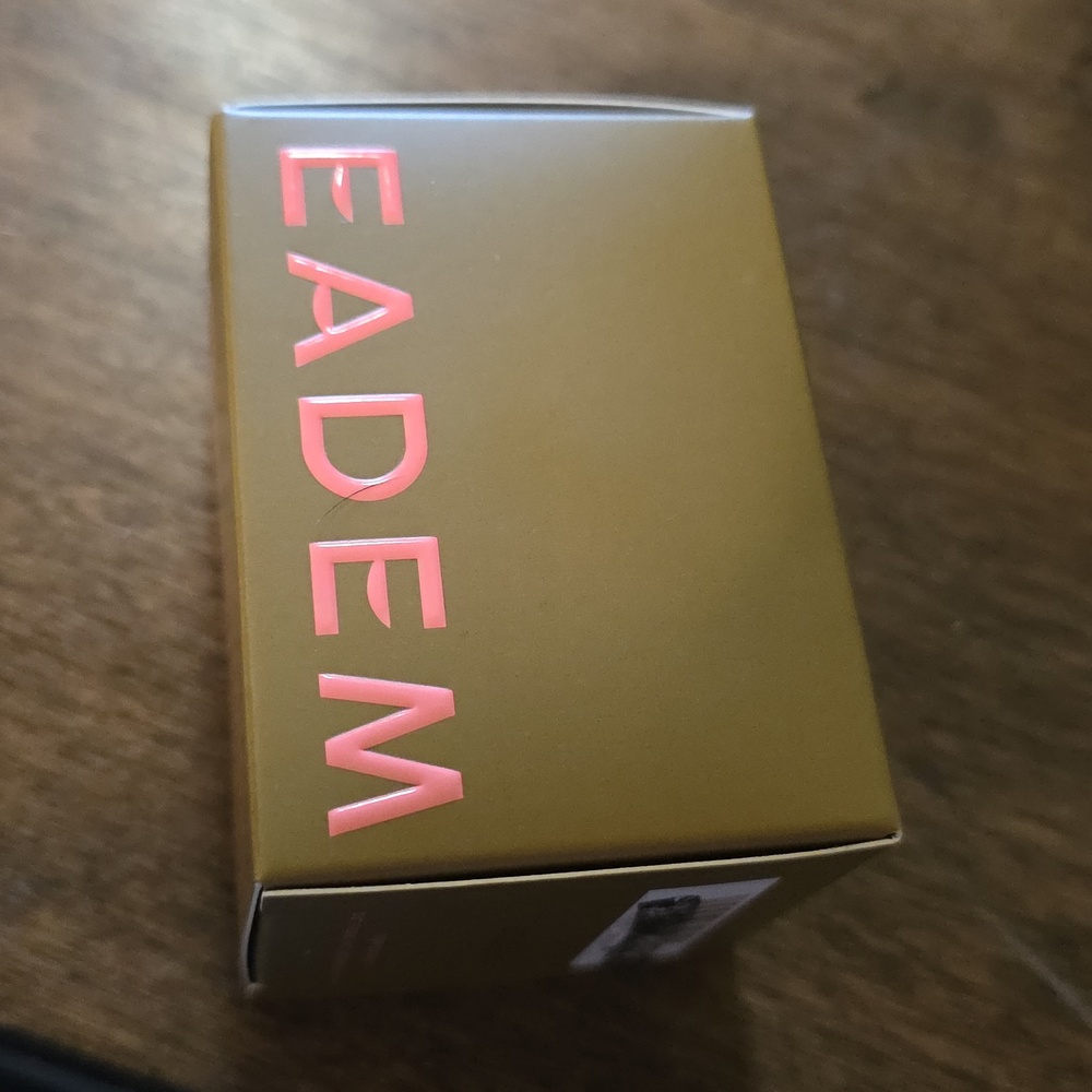 Eadem- Cloud Cushion Airy Brightening Moisturizer - Picture 3 of 3